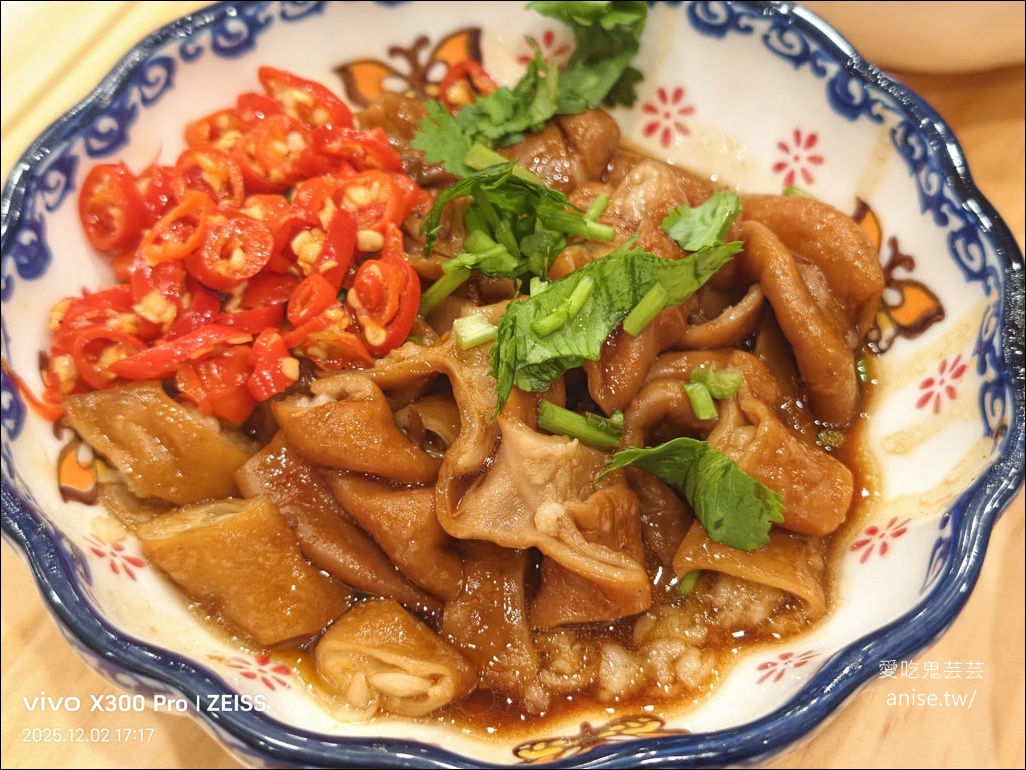 光興腿庫搬新家！三重美味便當我的愛，記得要點豬腳和大腸欸！