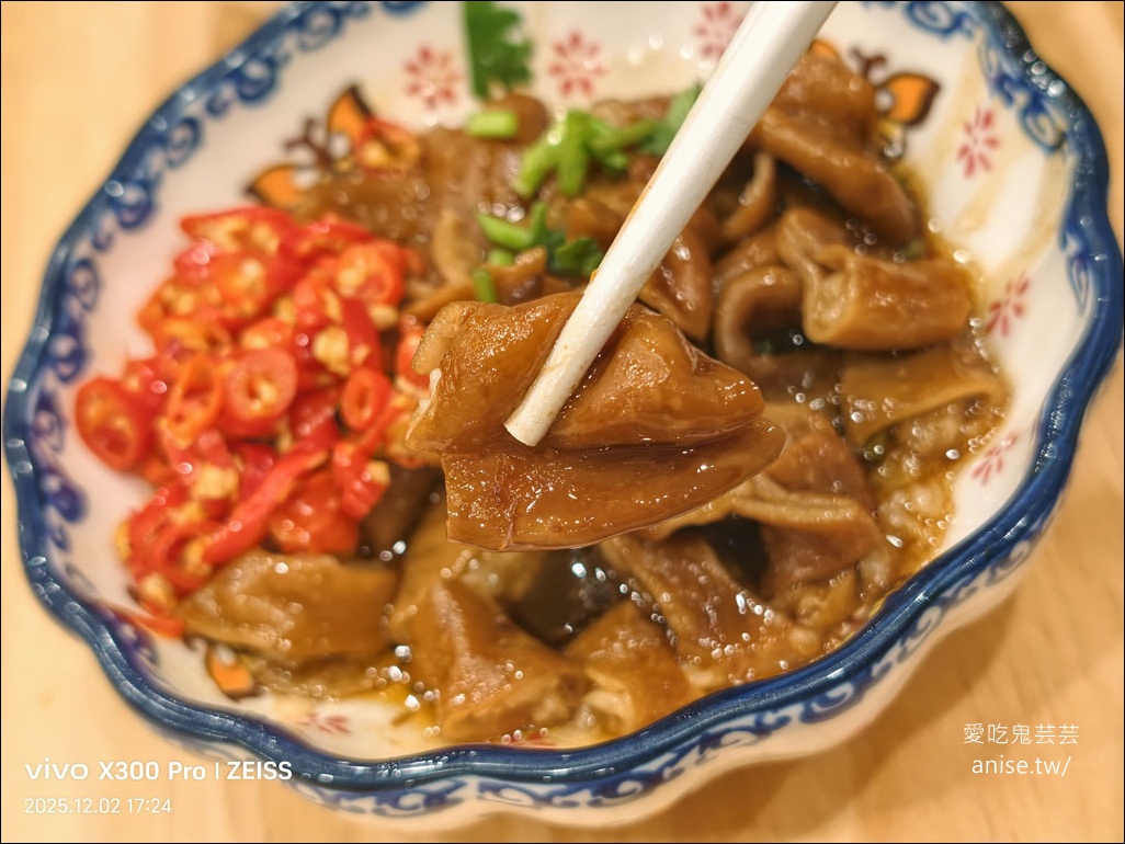 光興腿庫搬新家！三重美味便當我的愛，記得要點豬腳和大腸欸！