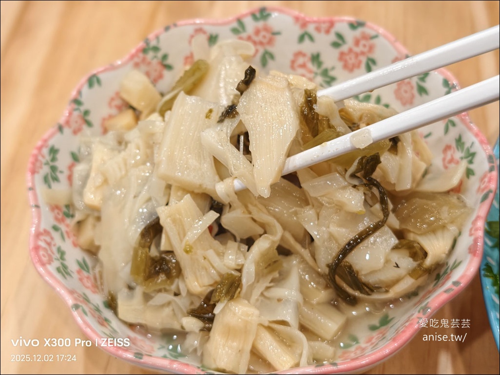 光興腿庫搬新家！三重美味便當我的愛，記得要點豬腳和大腸欸！