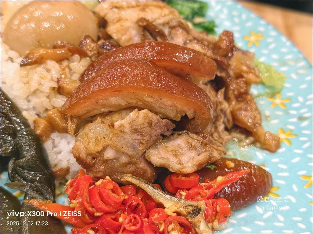 光興腿庫搬新家！三重美味便當我的愛，記得要點豬腳和大腸欸！