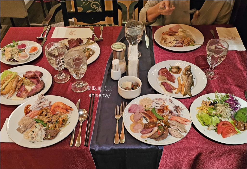 網站近期文章：沾美西餐廳，台北老字號西餐廳，中午吃到飽很過癮