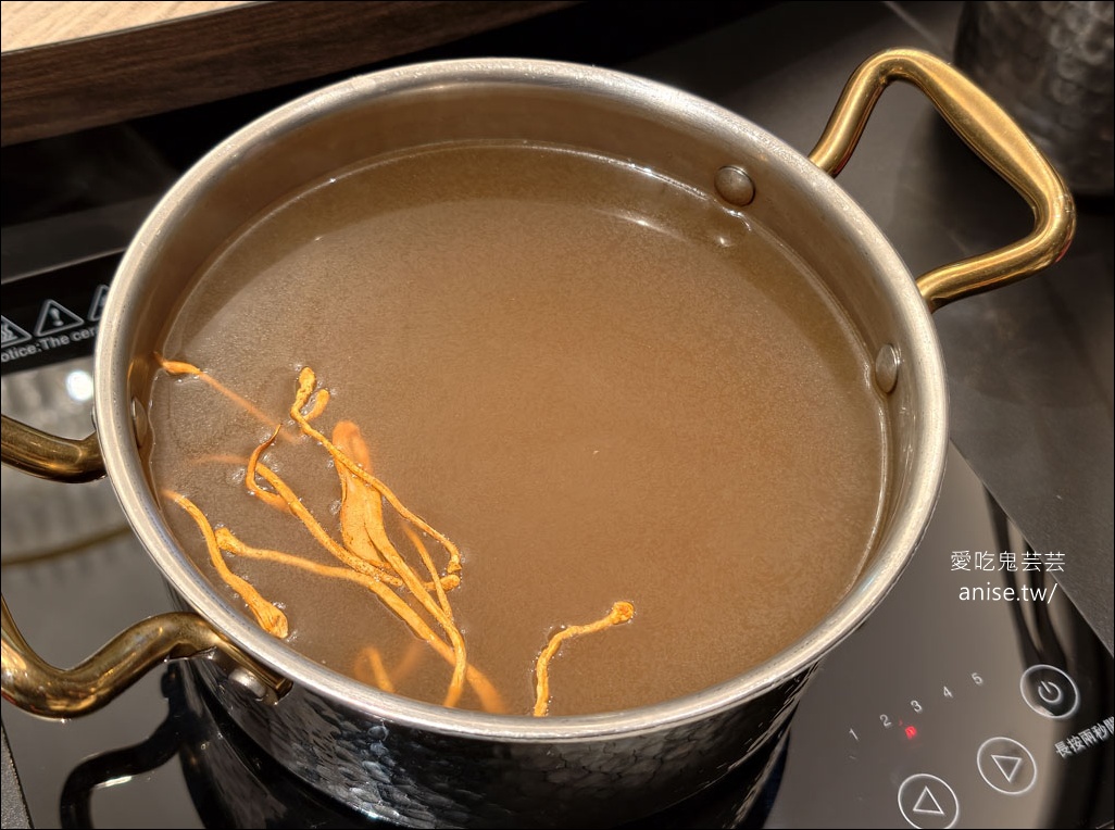 星曜雞湯，我們根本是來吃火鍋+唱歌的吧？