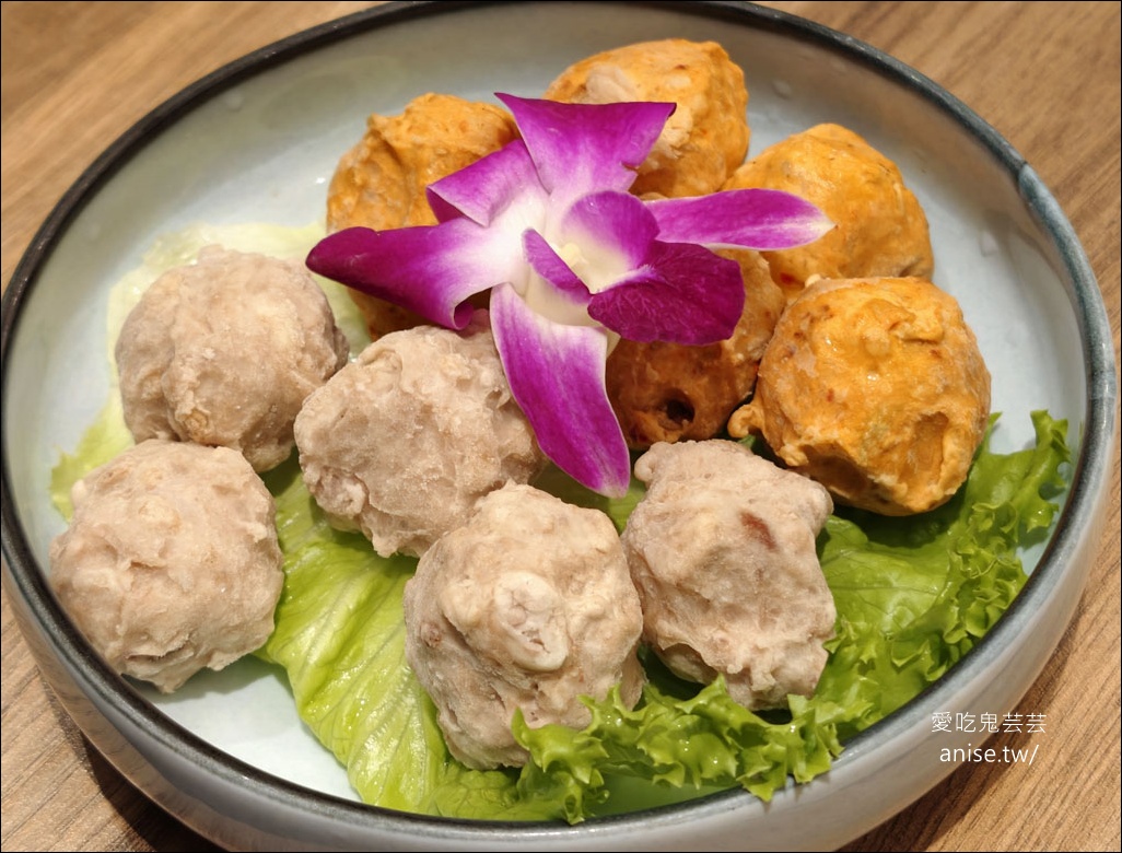 星曜雞湯，我們根本是來吃火鍋+唱歌的吧？