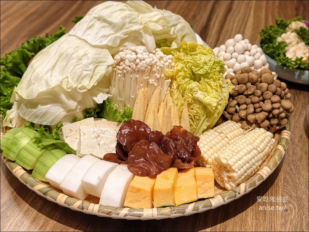 星曜雞湯，我們根本是來吃火鍋+唱歌的吧？