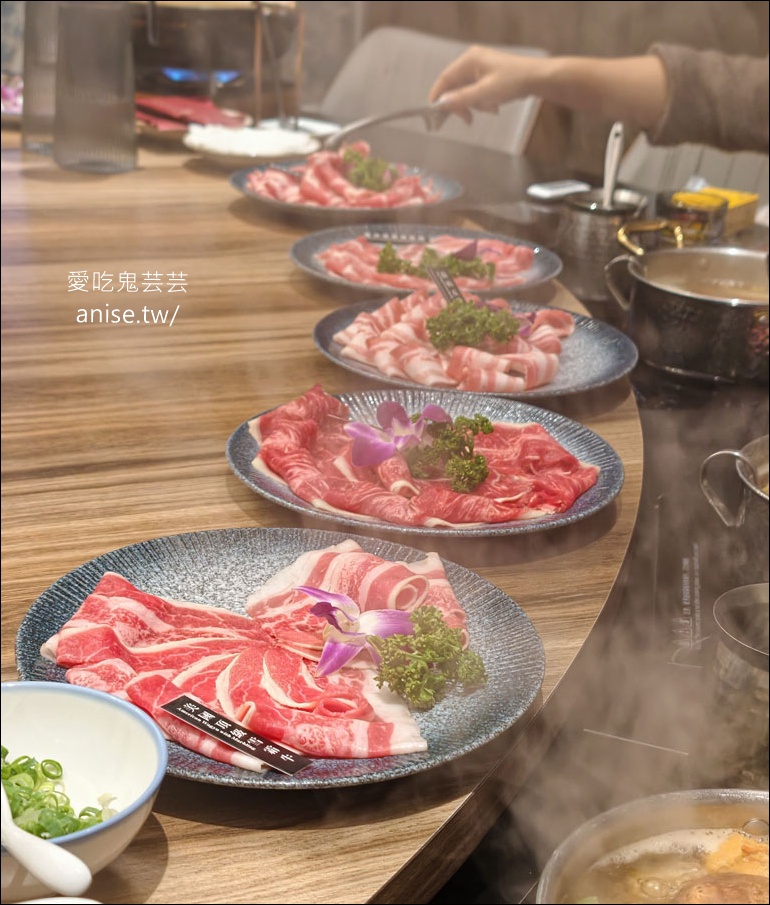 星曜雞湯，我們根本是來吃火鍋+唱歌的吧？