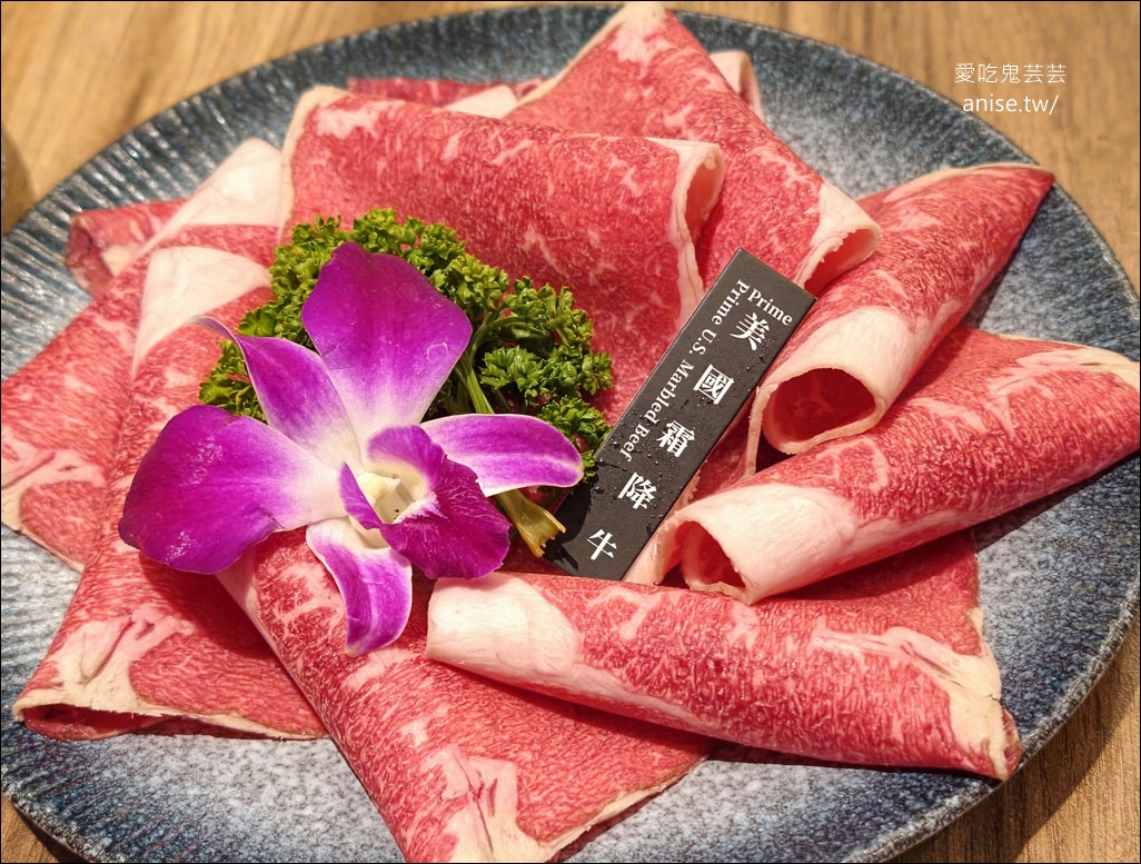 星曜雞湯，我們根本是來吃火鍋+唱歌的吧？