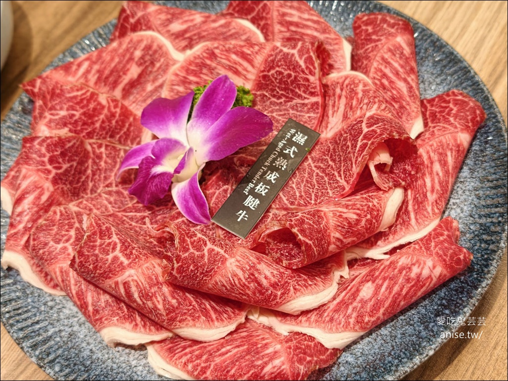 星曜雞湯，我們根本是來吃火鍋+唱歌的吧？