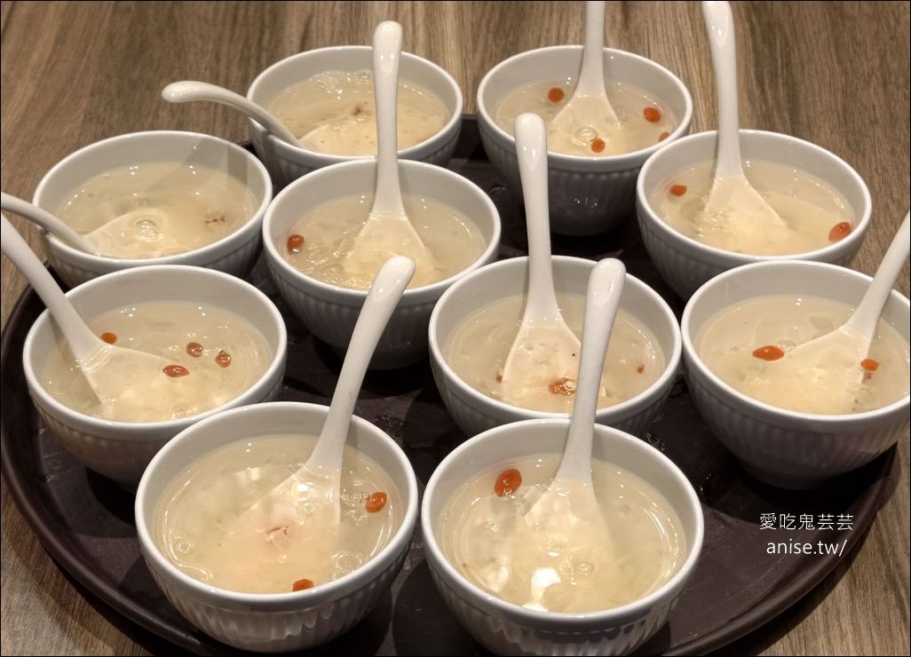 星曜雞湯，我們根本是來吃火鍋+唱歌的吧？