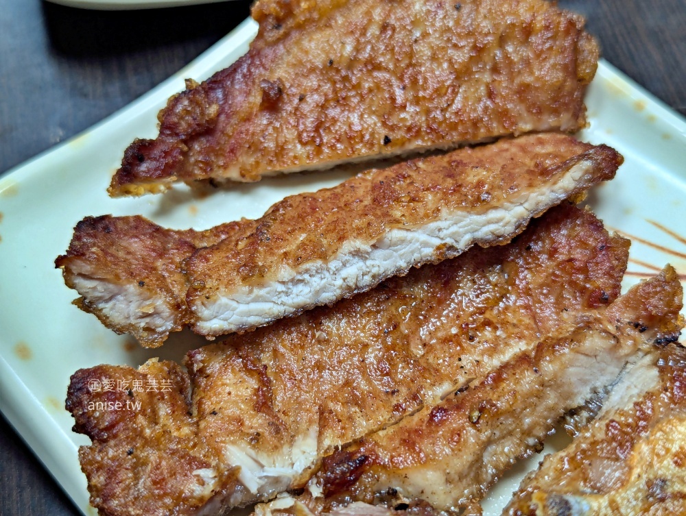 三味麵食,厚實排骨配一碗餛飩湯超滿足,捷運西門站美食(姊姊食記) 三味麵食,厚實排骨配一碗餛飩湯超滿足,捷運西門站美食(姊姊食記)