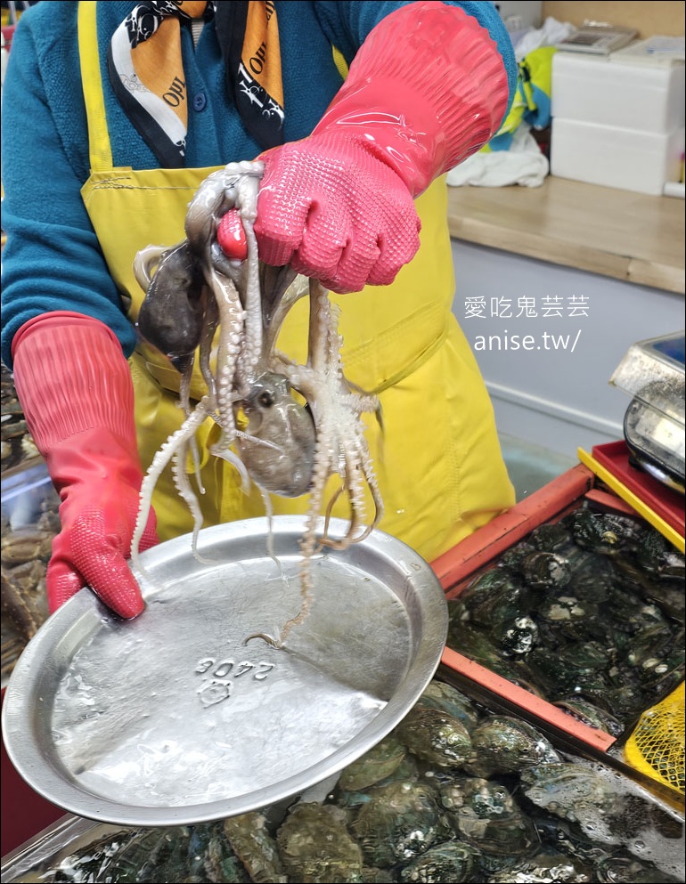 釜山吃帝王蟹、鮑魚！札嘎其市場生猛海鮮推薦