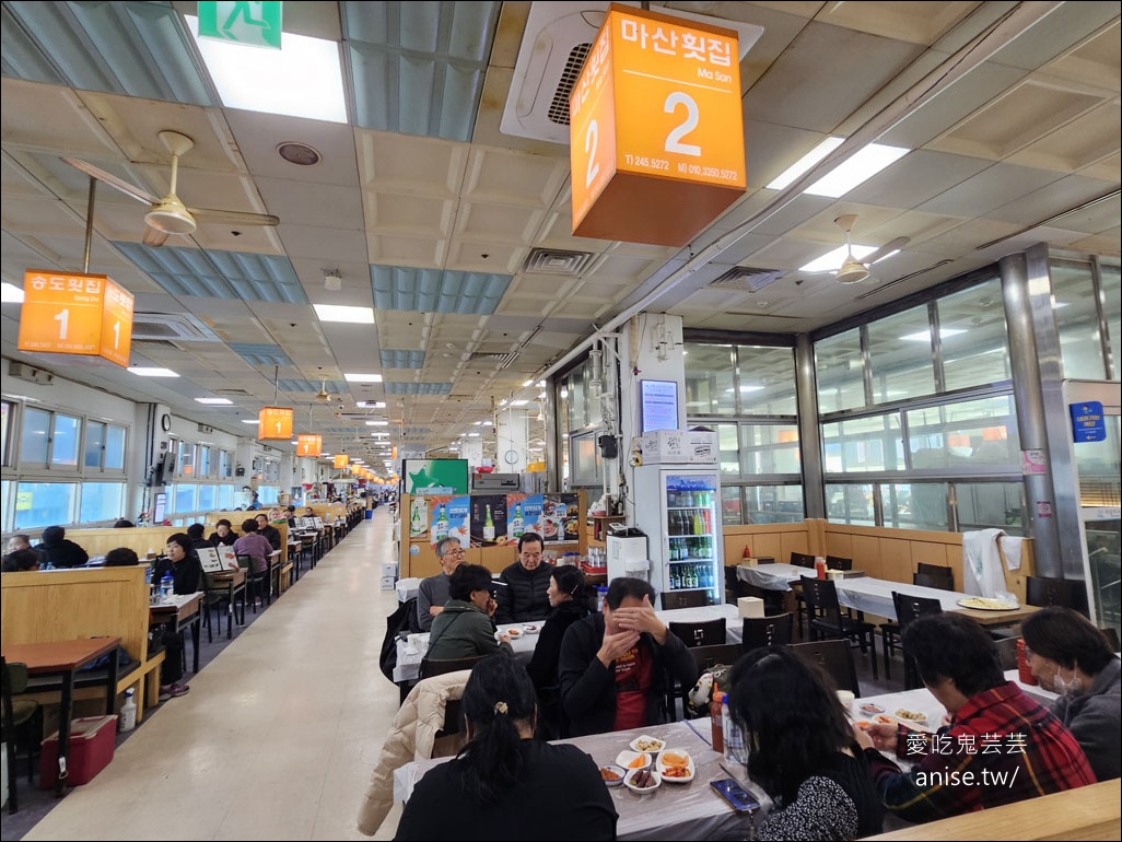 釜山吃帝王蟹、鮑魚！札嘎其市場生猛海鮮推薦