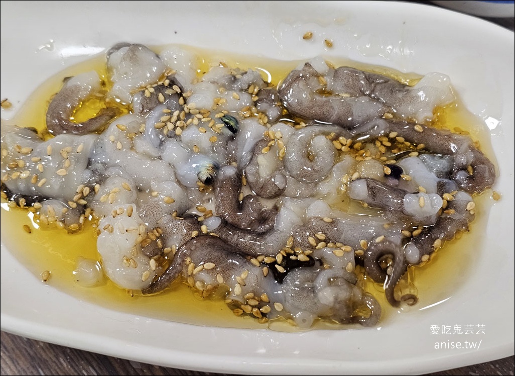 釜山吃帝王蟹、鮑魚！札嘎其市場生猛海鮮推薦