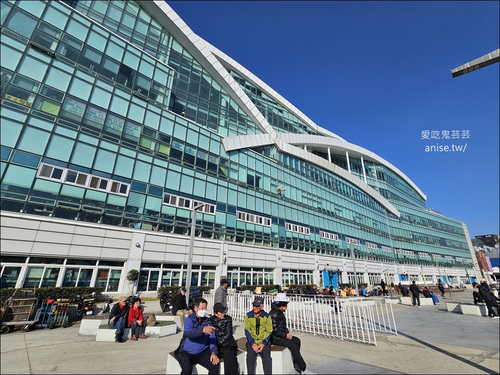 釜山吃帝王蟹、鮑魚！札嘎其市場生猛海鮮推薦