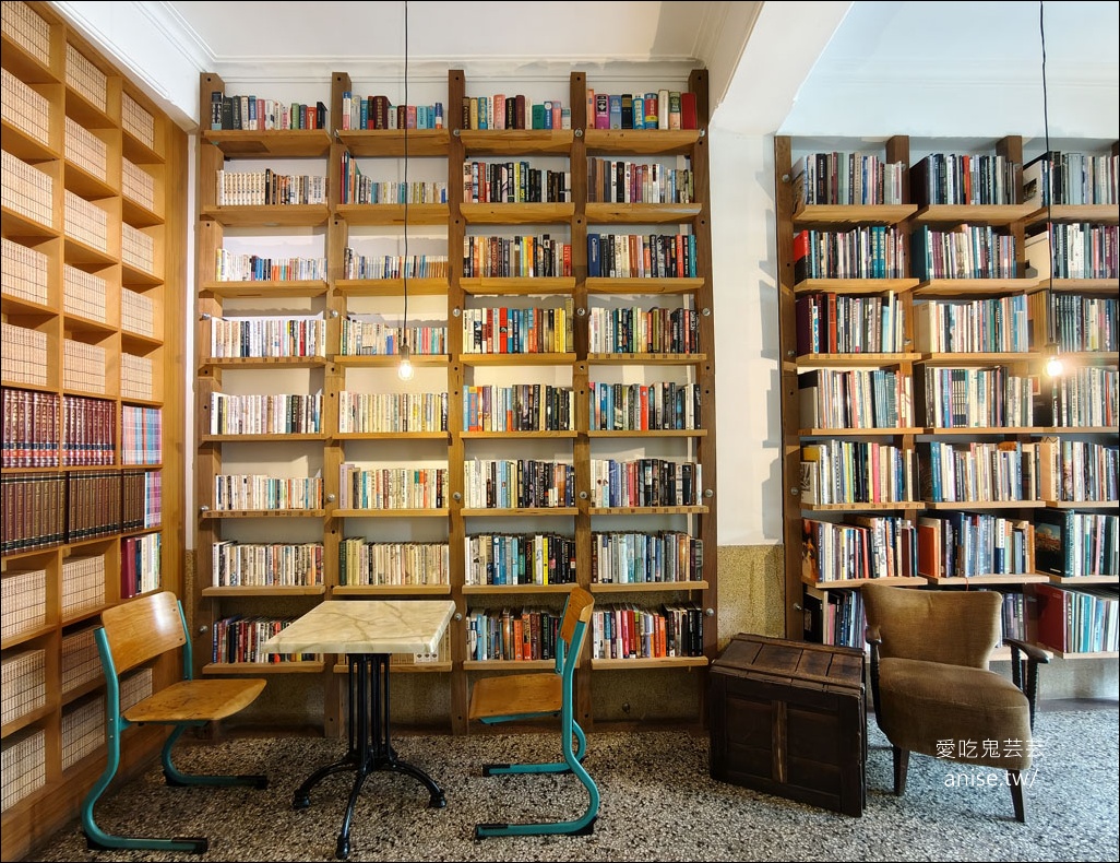 台南住宿 | 艸祭CaoJi Book inn ，睡在書架裡的奇妙體驗