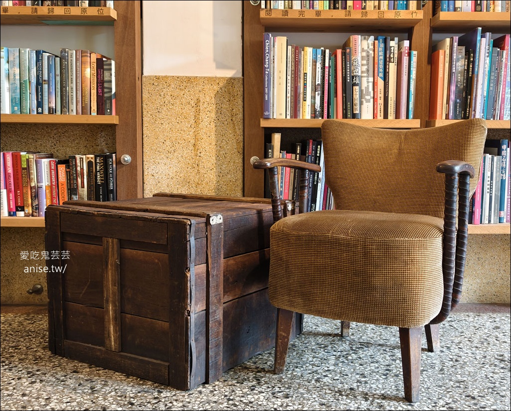 台南住宿 | 艸祭CaoJi Book inn ，睡在書架裡的奇妙體驗