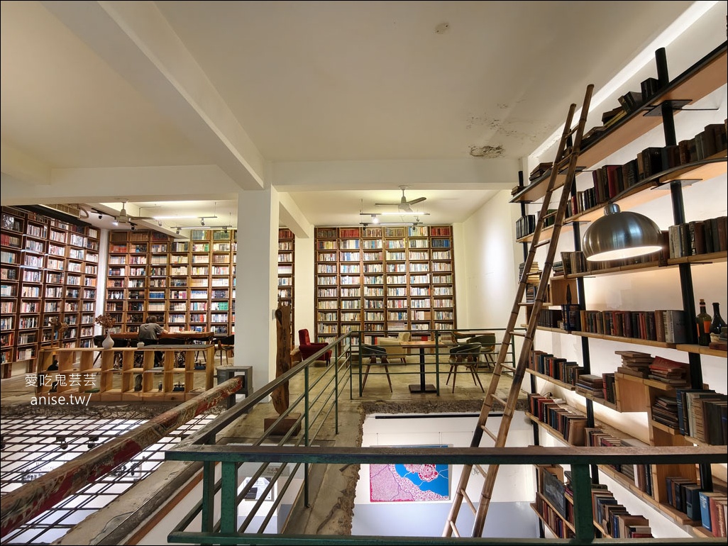 台南住宿 | 艸祭CaoJi Book inn ，睡在書架裡的奇妙體驗