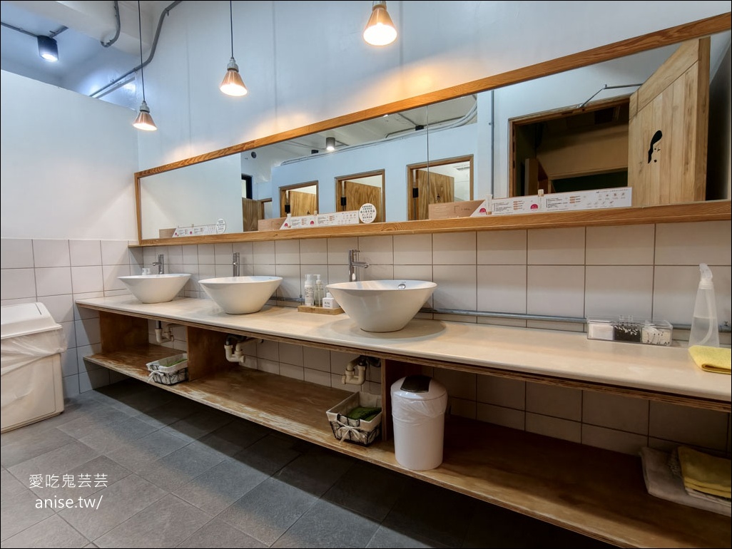 台南住宿 | 艸祭CaoJi Book inn ，睡在書架裡的奇妙體驗