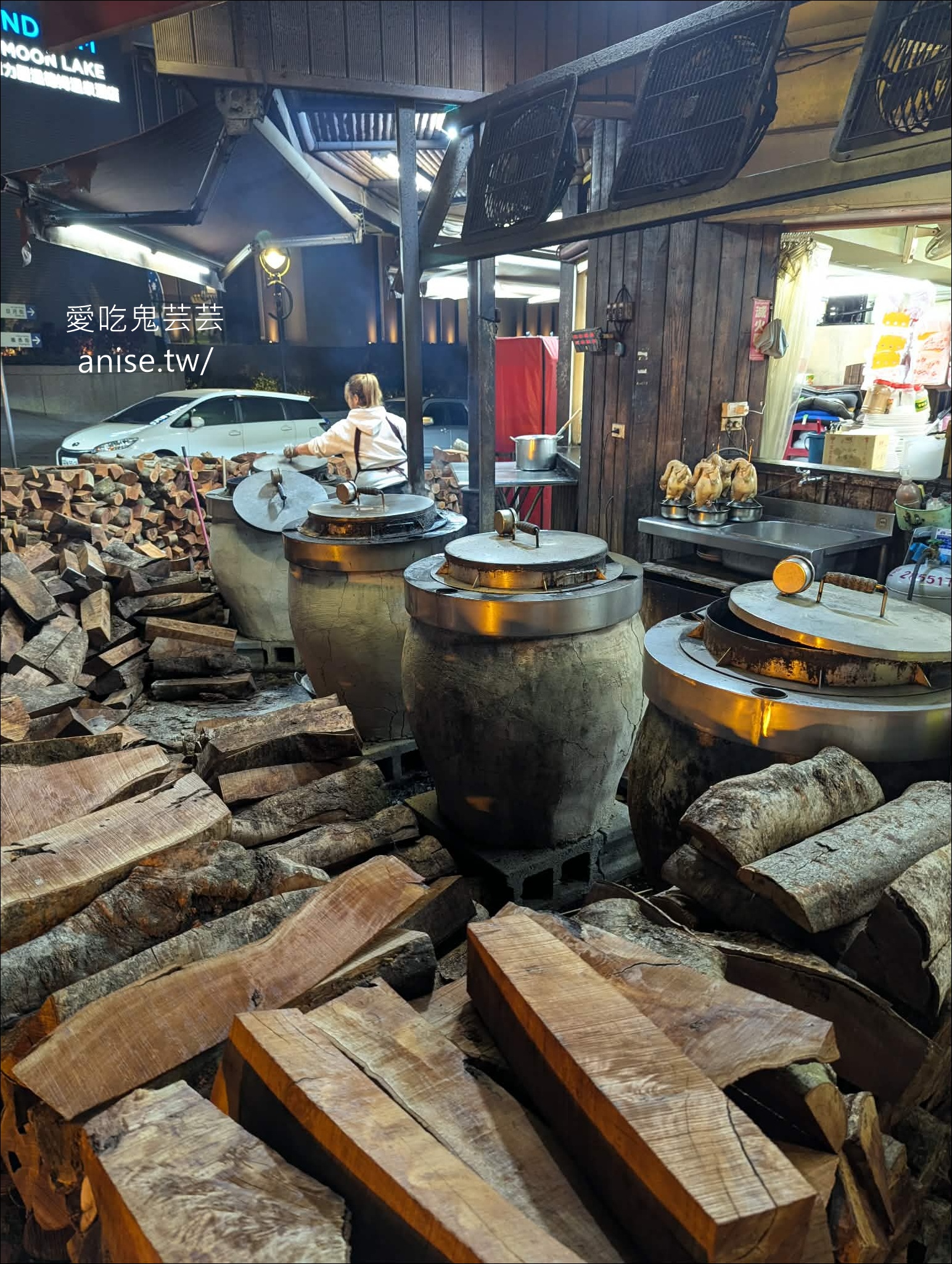 日月潭寵物友善 | 哖記紅茶甕缸雞，超受長輩歡迎的日月潭美食
