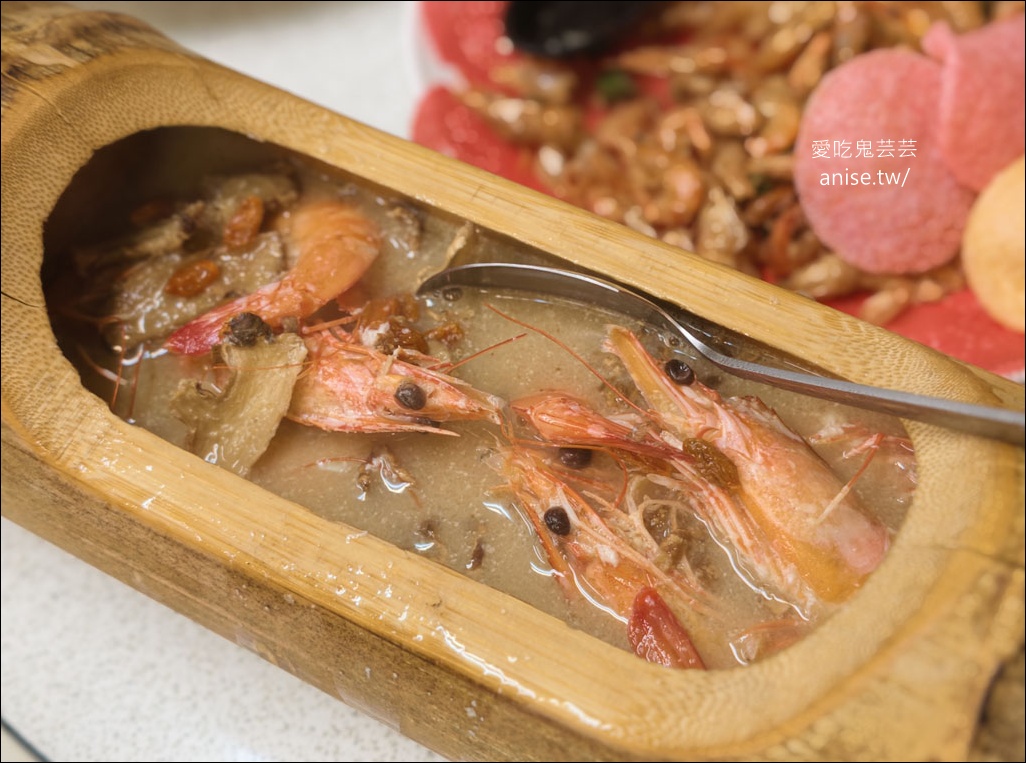 日月潭寵物友善 | 哖記紅茶甕缸雞，超受長輩歡迎的日月潭美食