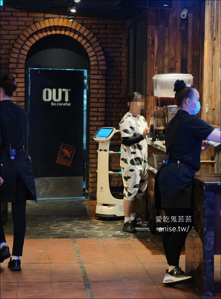 來來牛排花蓮店，蒜酥是招牌，還多了香菜是哪招？