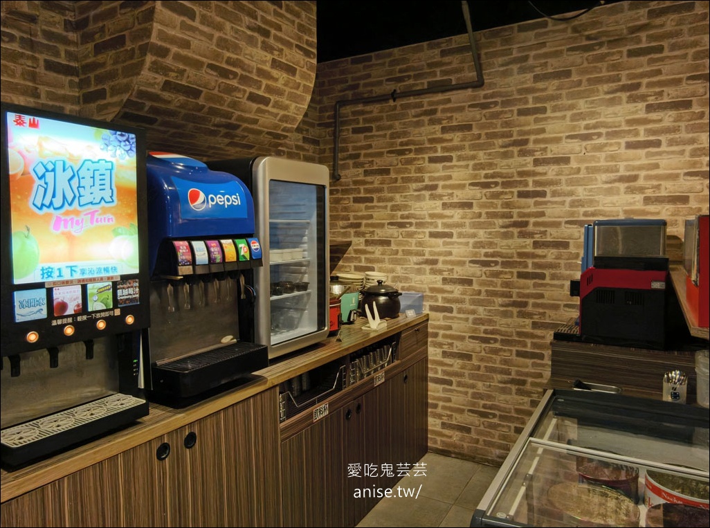 吃爆生蠔、牛舌！ 津炙燒烤，澎湖生蠔、牛舌、牛小排、干貝、鮑魚、天使紅蝦通通吃到飽！