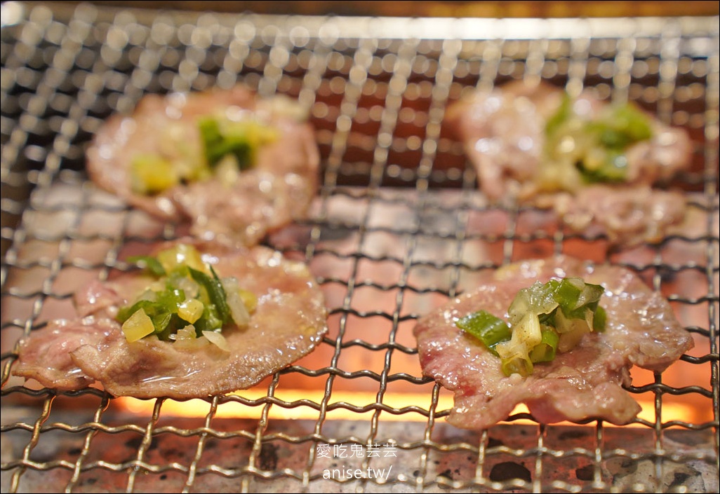 吃爆生蠔、牛舌！ 津炙燒烤，澎湖生蠔、牛舌、牛小排、干貝、鮑魚、天使紅蝦通通吃到飽！