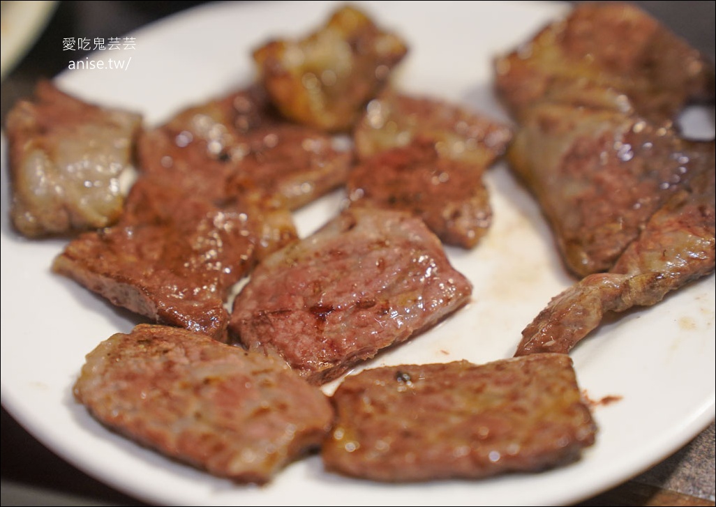 吃爆生蠔、牛舌！ 津炙燒烤，澎湖生蠔、牛舌、牛小排、干貝、鮑魚、天使紅蝦通通吃到飽！