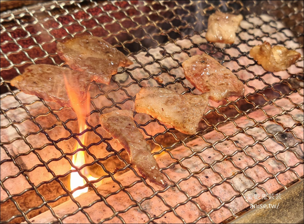 吃爆生蠔、牛舌！ 津炙燒烤，澎湖生蠔、牛舌、牛小排、干貝、鮑魚、天使紅蝦通通吃到飽！
