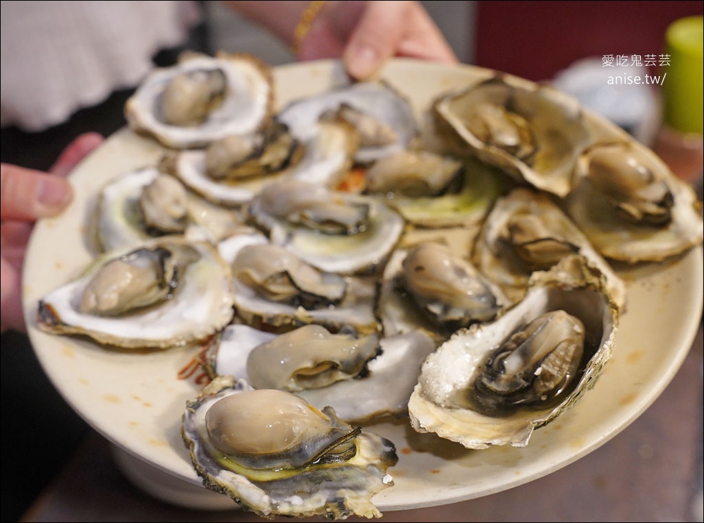吃爆生蠔、牛舌！ 津炙燒烤，澎湖生蠔、牛舌、牛小排、干貝、鮑魚、天使紅蝦通通吃到飽！