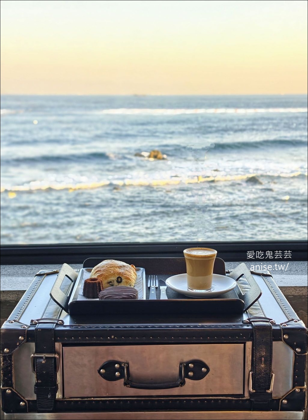 青沙浦海景咖啡 | Liberta，海雲台膠囊列車盡頭，海景第一排烘焙咖啡店 @愛吃鬼芸芸
