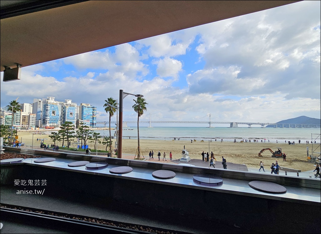 廣安里海景咖啡 | Caffeine Charger，正對廣安沙灘的無敵海景咖啡