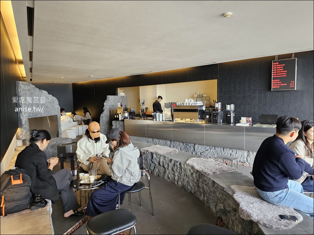 廣安里海景咖啡 | Caffeine Charger，正對廣安沙灘的無敵海景咖啡