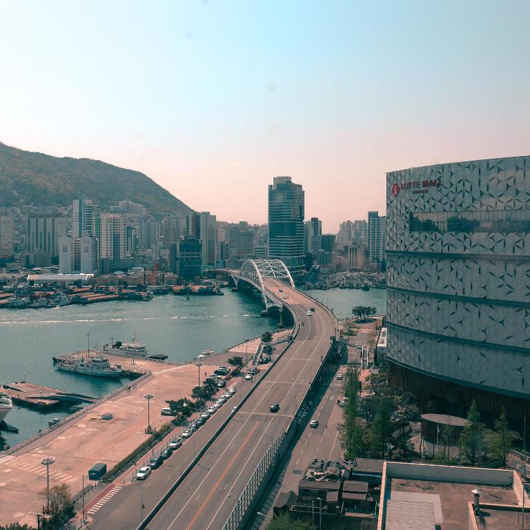 南浦洞住宿 | 釜山連結飯店 Connect Busan Hotel，樂天百貨、地鐵站旁，地理位置絕佳 (有海景哦)