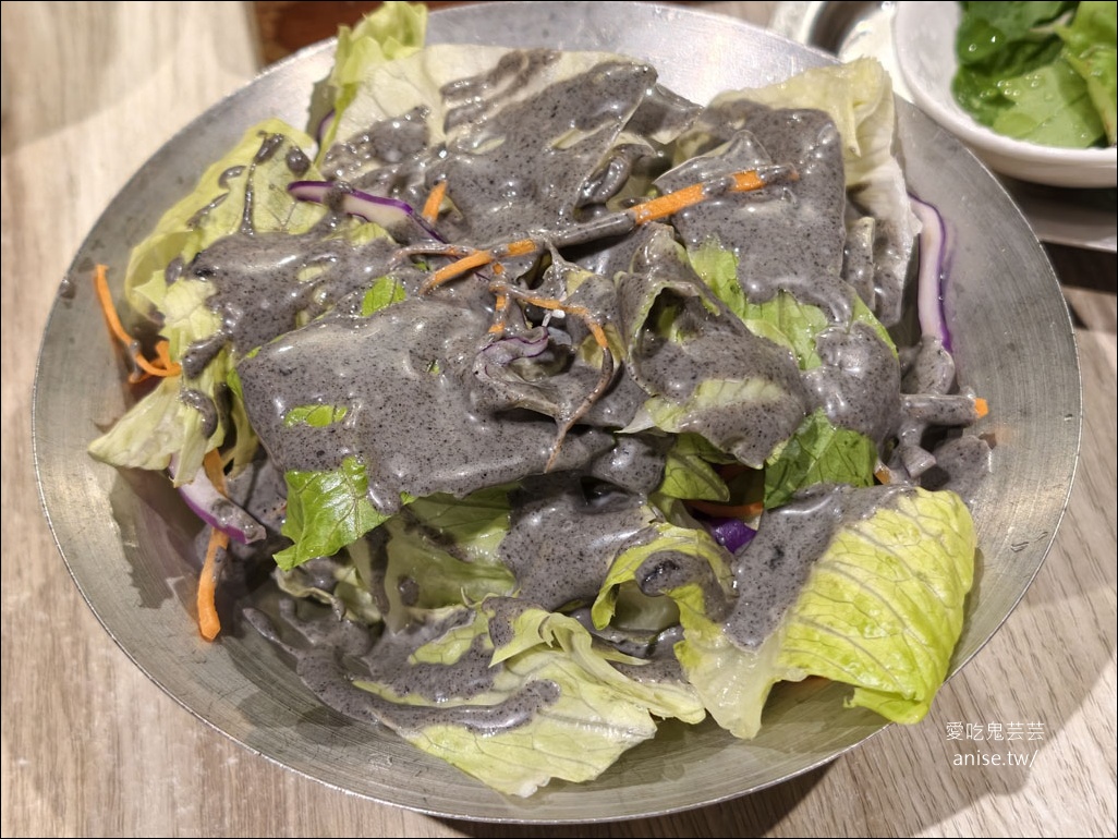 東區烤肉 | 燒酒烤烤豬，想吃韓式小菜就來這裡！都是店家自己做的哦~