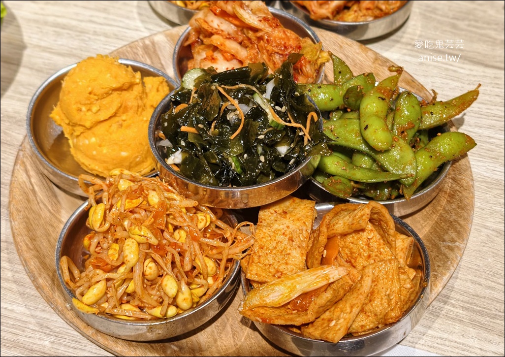 東區烤肉 | 燒酒烤烤豬，想吃韓式小菜就來這裡！都是店家自己做的哦~