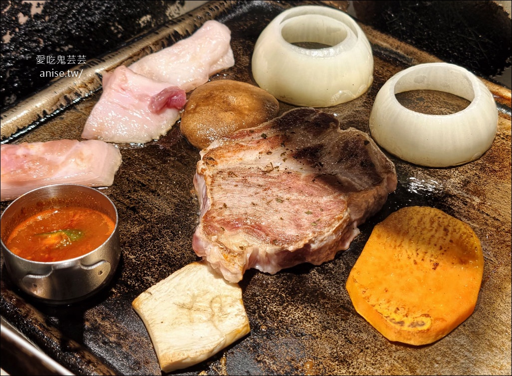 東區烤肉 | 燒酒烤烤豬，想吃韓式小菜就來這裡！都是店家自己做的哦~