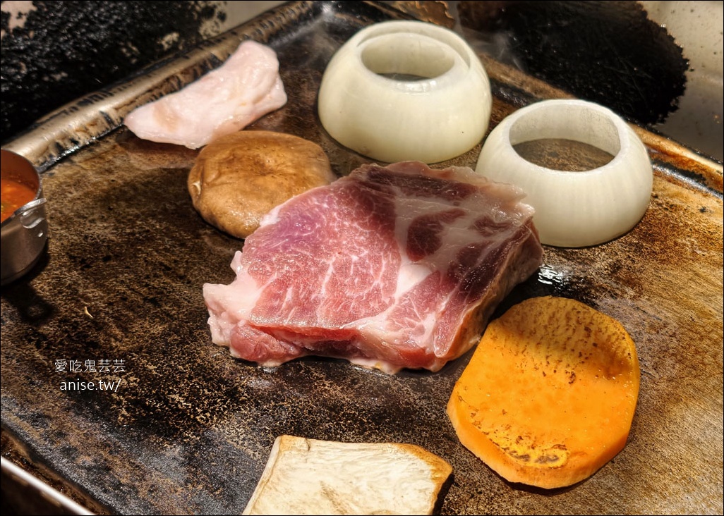 東區烤肉 | 燒酒烤烤豬，想吃韓式小菜就來這裡！都是店家自己做的哦~