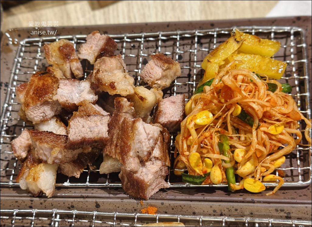東區烤肉 | 燒酒烤烤豬，想吃韓式小菜就來這裡！都是店家自己做的哦~