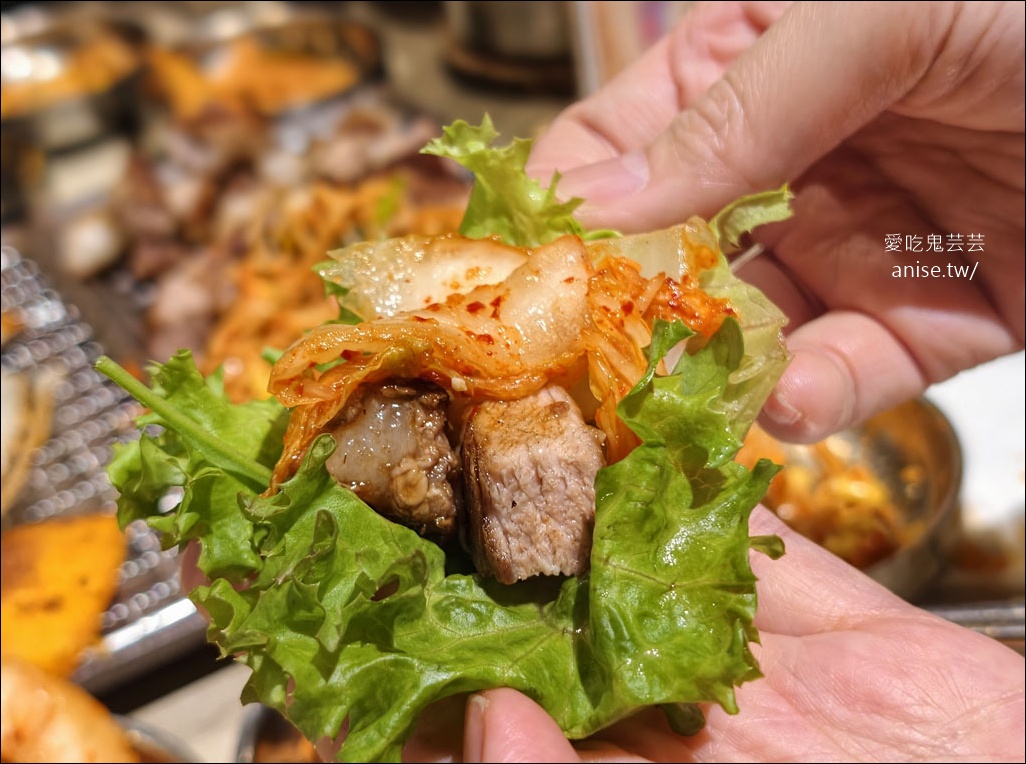 東區烤肉 | 燒酒烤烤豬，想吃韓式小菜就來這裡！都是店家自己做的哦~