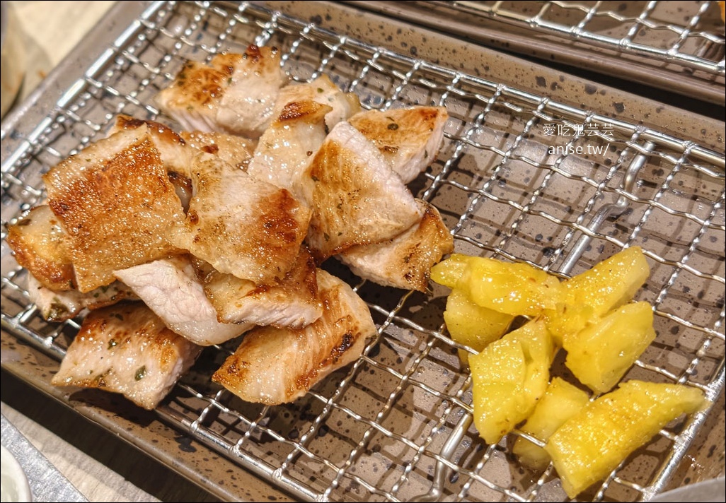 東區烤肉 | 燒酒烤烤豬，想吃韓式小菜就來這裡！都是店家自己做的哦~