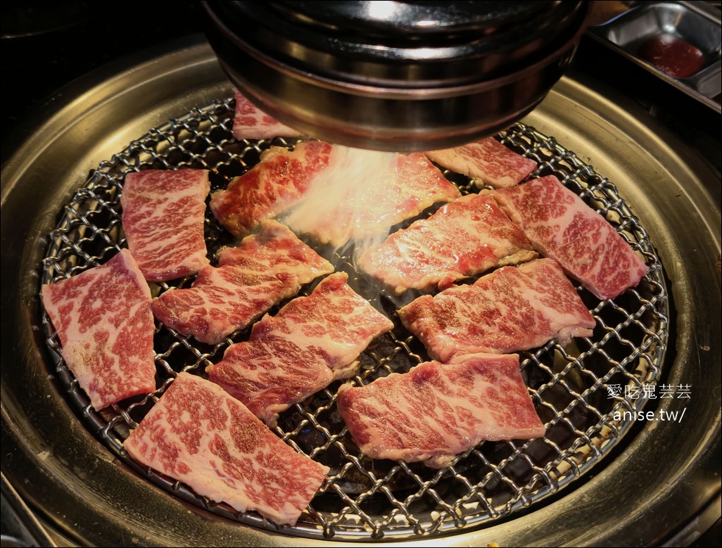 網站近期文章：燒肉滋滋，份量驚人！全程桌邊服務超讚