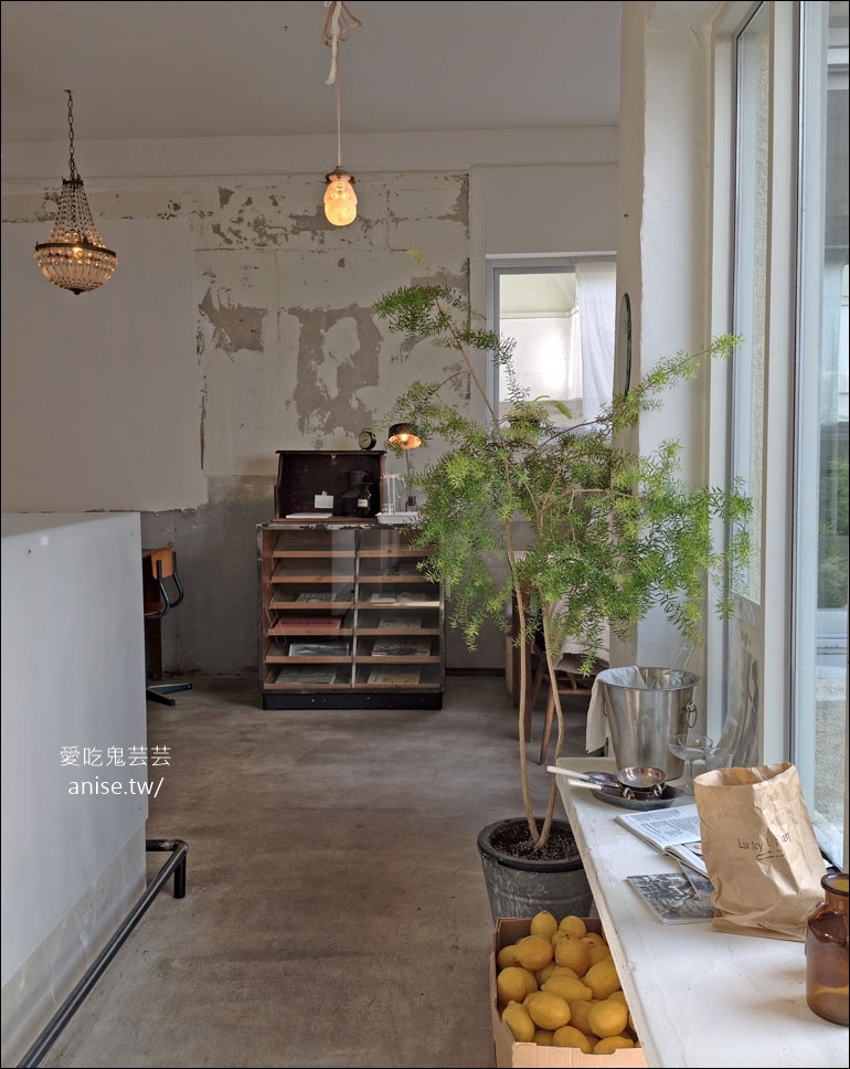 廣安里咖啡廳 | HELMET 헬멧，韓系復古文青風，小清新好好拍