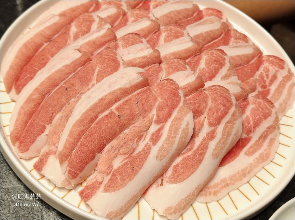 老撈麻辣火鍋2店@ 百年古蹟順天外科醫院 (文末菜單) 老撈麻辣火鍋2店@ 百年古蹟順天外科醫院 (文末菜單)