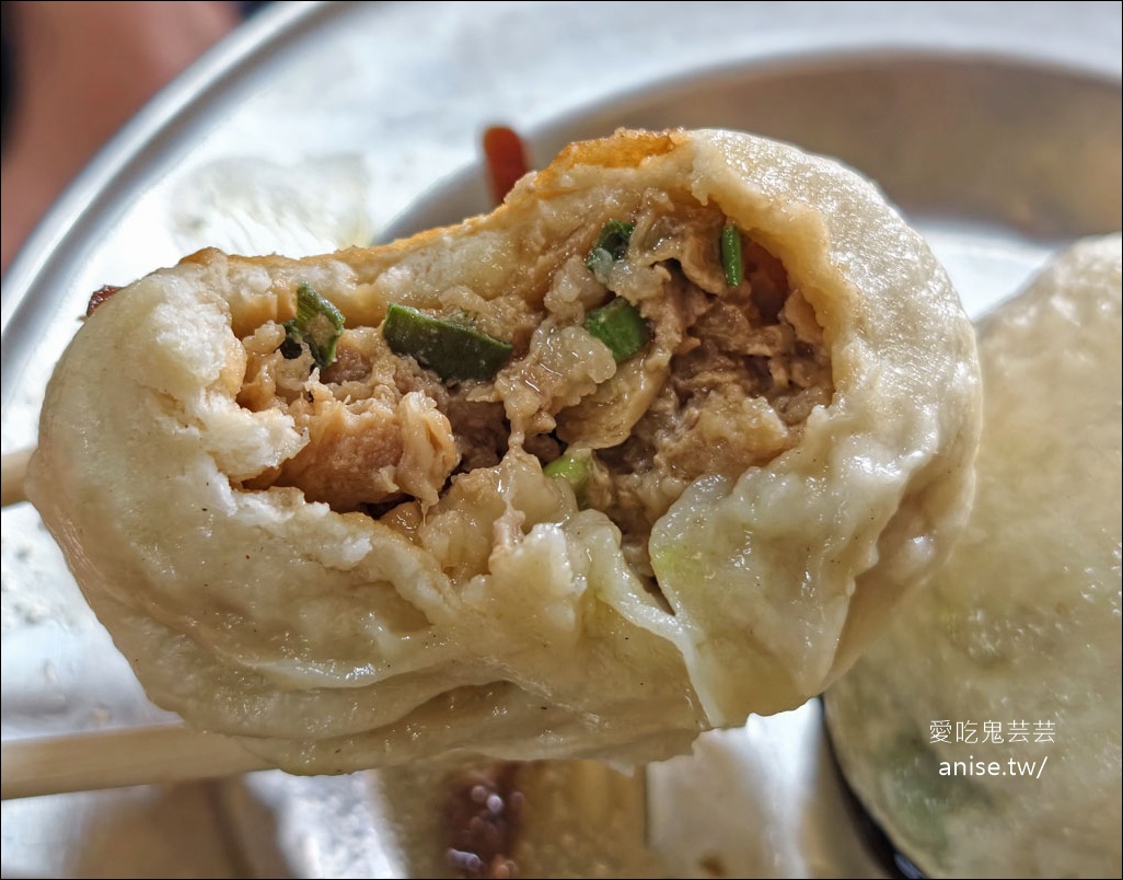 花蓮一元飯店，乾烙韭菜盒平價好吃！