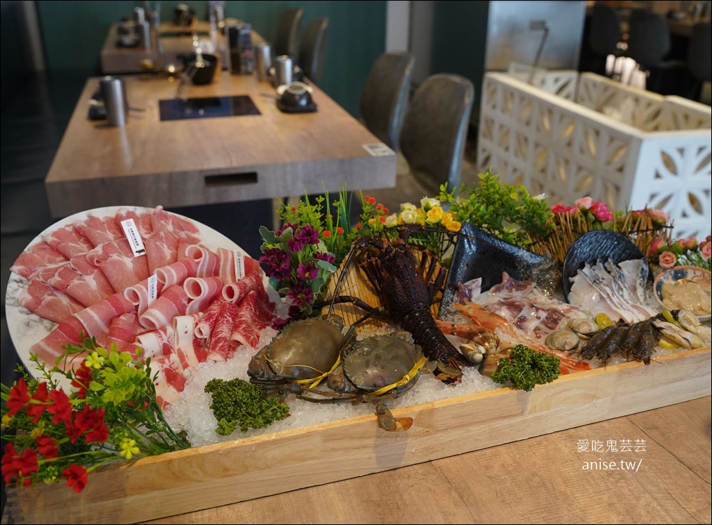 深紅海鮮鍋物,兩個人也可以屠龍!壽星當月加贈超好吃炸雞一隻 深紅海鮮鍋物,兩個人也可以屠龍!壽星當月加贈超好吃炸雞一隻