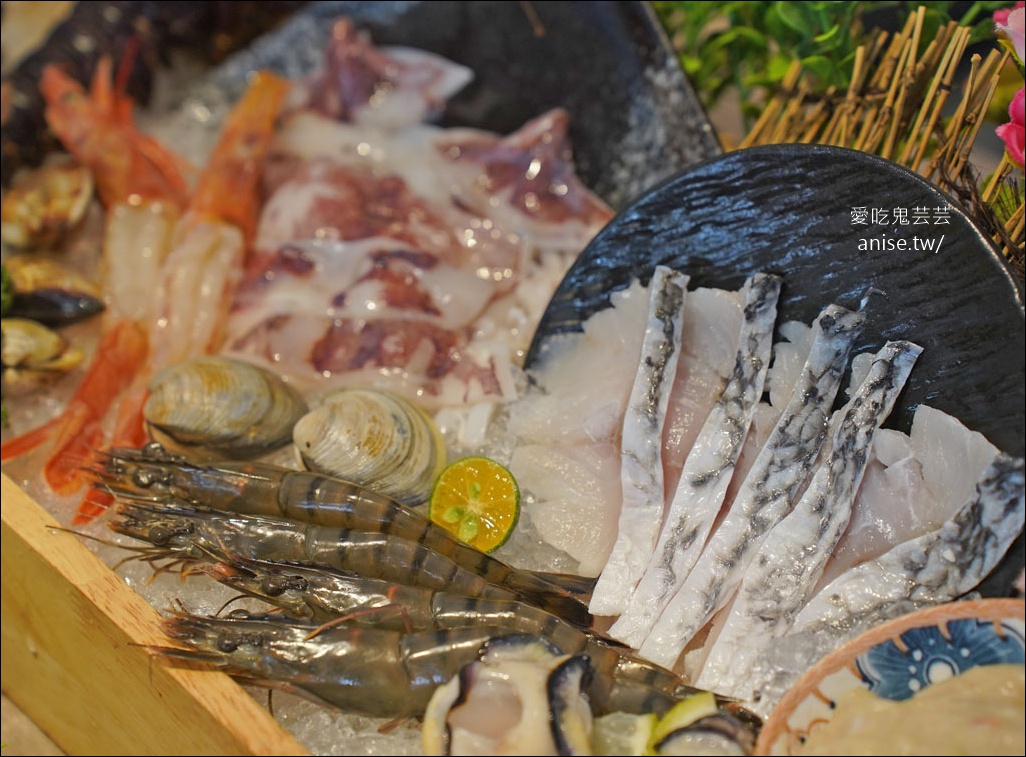 深紅海鮮鍋物,兩個人也可以屠龍!壽星當月加贈超好吃炸雞一隻 深紅海鮮鍋物,兩個人也可以屠龍!壽星當月加贈超好吃炸雞一隻