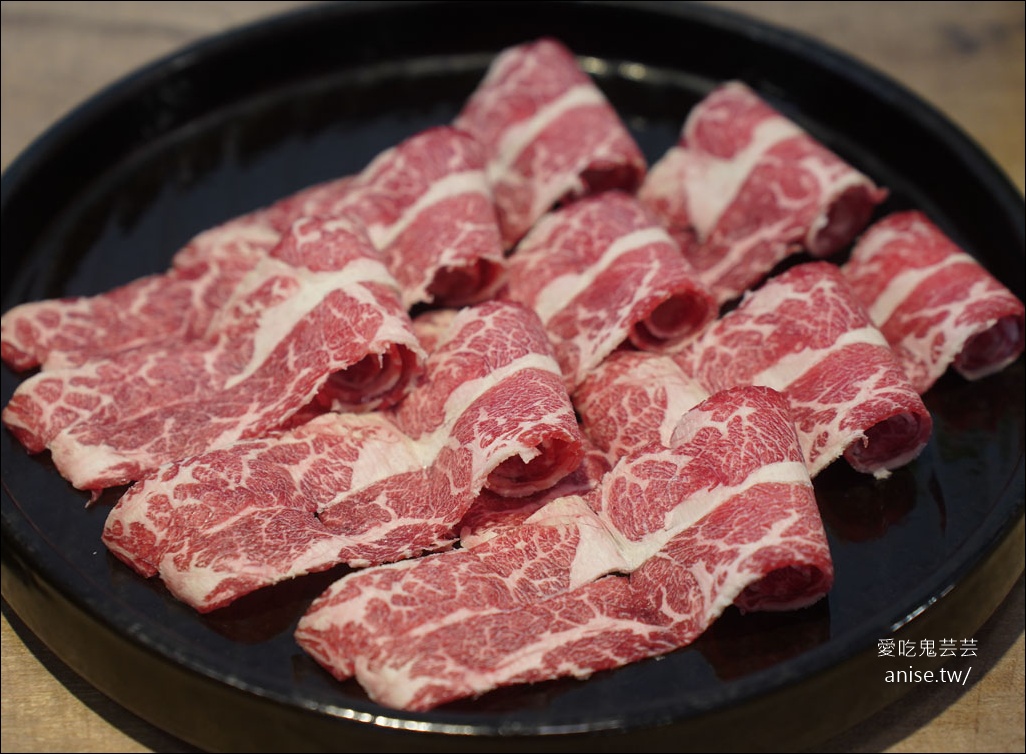 深紅海鮮鍋物,兩個人也可以屠龍!壽星當月加贈超好吃炸雞一隻 深紅海鮮鍋物,兩個人也可以屠龍!壽星當月加贈超好吃炸雞一隻