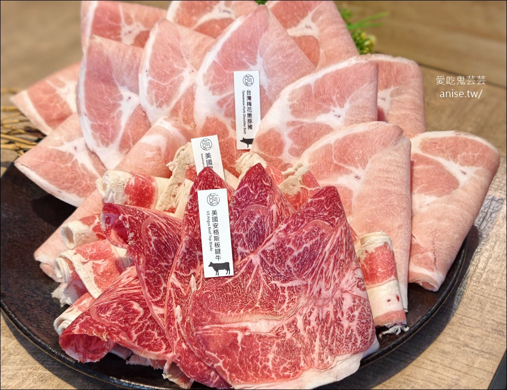 深紅海鮮鍋物,兩個人也可以屠龍!壽星當月加贈超好吃炸雞一隻 深紅海鮮鍋物,兩個人也可以屠龍!壽星當月加贈超好吃炸雞一隻