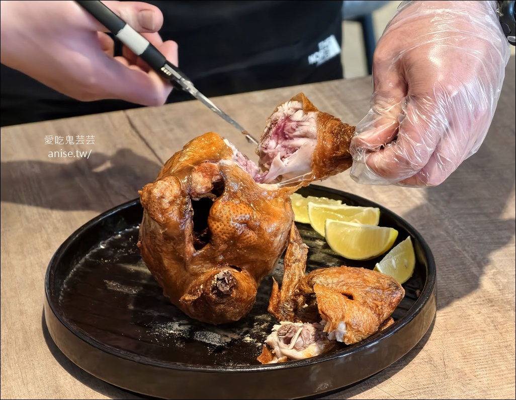 深紅海鮮鍋物,兩個人也可以屠龍!壽星當月加贈超好吃炸雞一隻 深紅海鮮鍋物,兩個人也可以屠龍!壽星當月加贈超好吃炸雞一隻