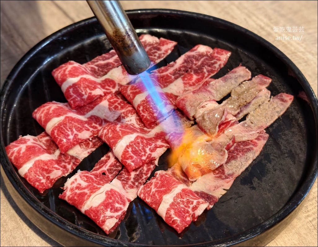 深紅海鮮鍋物,兩個人也可以屠龍!壽星當月加贈超好吃炸雞一隻 深紅海鮮鍋物,兩個人也可以屠龍!壽星當月加贈超好吃炸雞一隻